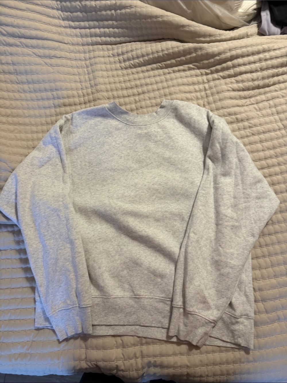 Universal Thread women’s Light Gray Crewneck Sweatshirt